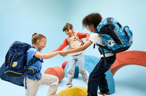 Die Kleinen sind unsere Größten! Darum bietet Koffer.de alles, um Alltag & Reisen mit Kindern einfach und komfortabel zu gestalten.