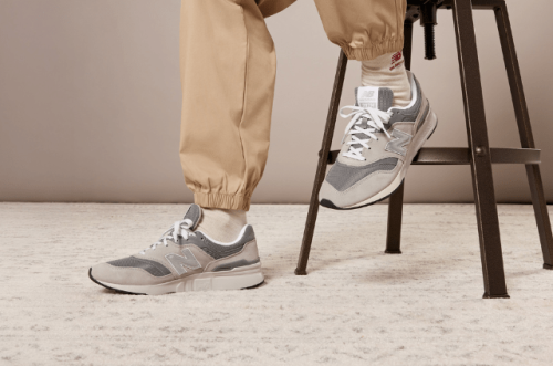 Entdecke stylische und bequeme New Balance Schuhe – perfekt für Sport, Freizeit und deinen aktiven Lifestyle.